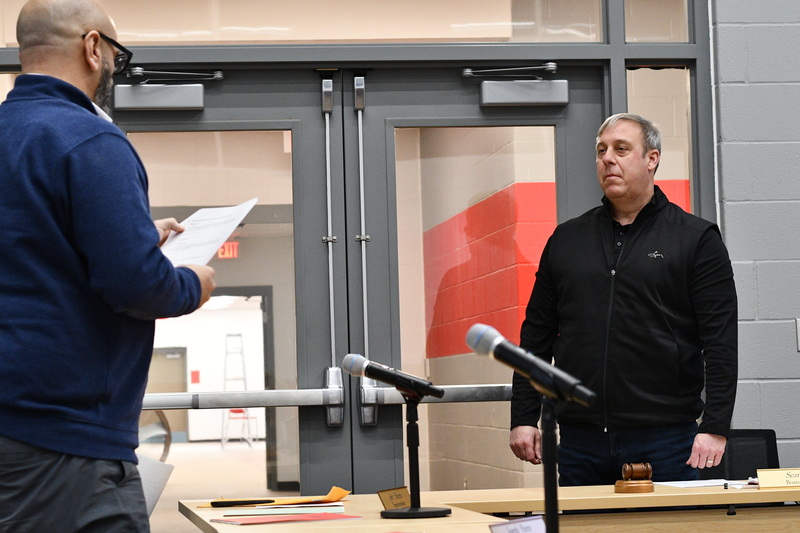 Sean Ruth swearing in as Board President